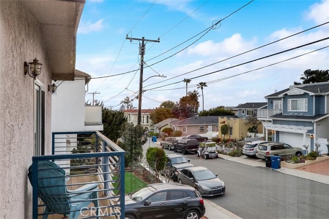 1206 9th Street, Hermosa Beach, California 90254, 3 Bedrooms Bedrooms, ,2 BathroomsBathrooms,Residential,Sold,9th,SB21084278