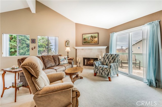 211 Helberta Avenue, Redondo Beach, California 90277, 2 Bedrooms Bedrooms, ,2 BathroomsBathrooms,Residential,Sold,Helberta,SB20006605