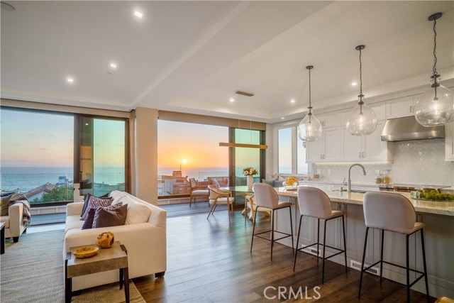 301 20th Street, Manhattan Beach, California 90266, 4 Bedrooms Bedrooms, ,5 BathroomsBathrooms,Residential,Sold,20th,SB19211056