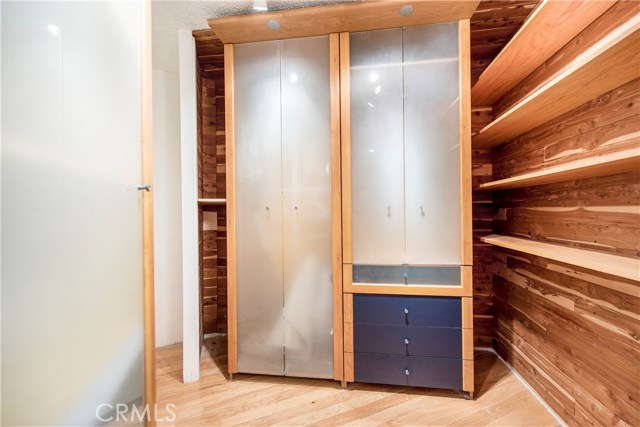 Beautiful and space efficient closet