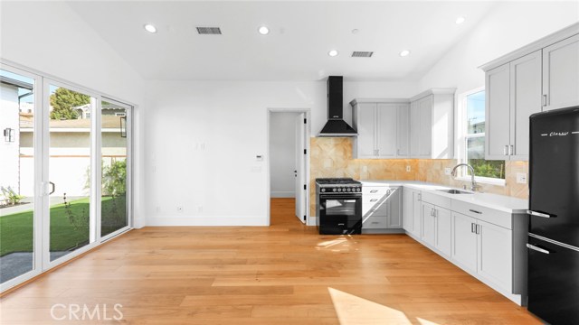 1022 Avenue A, Redondo Beach, California 90277, 6 Bedrooms Bedrooms, ,6 BathroomsBathrooms,Residential,Sold,Avenue A,PV20202846