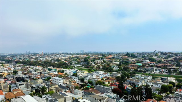 329 4th Street, Manhattan Beach, California 90266, 3 Bedrooms Bedrooms, ,2 BathroomsBathrooms,Residential,Sold,4th,SB20090773