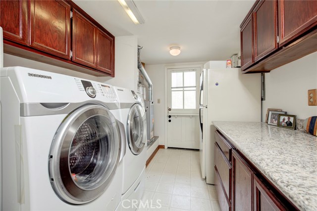 217 Helberta Avenue, Redondo Beach, California 90277, 3 Bedrooms Bedrooms, ,2 BathroomsBathrooms,Residential,Sold,Helberta,SB19082570