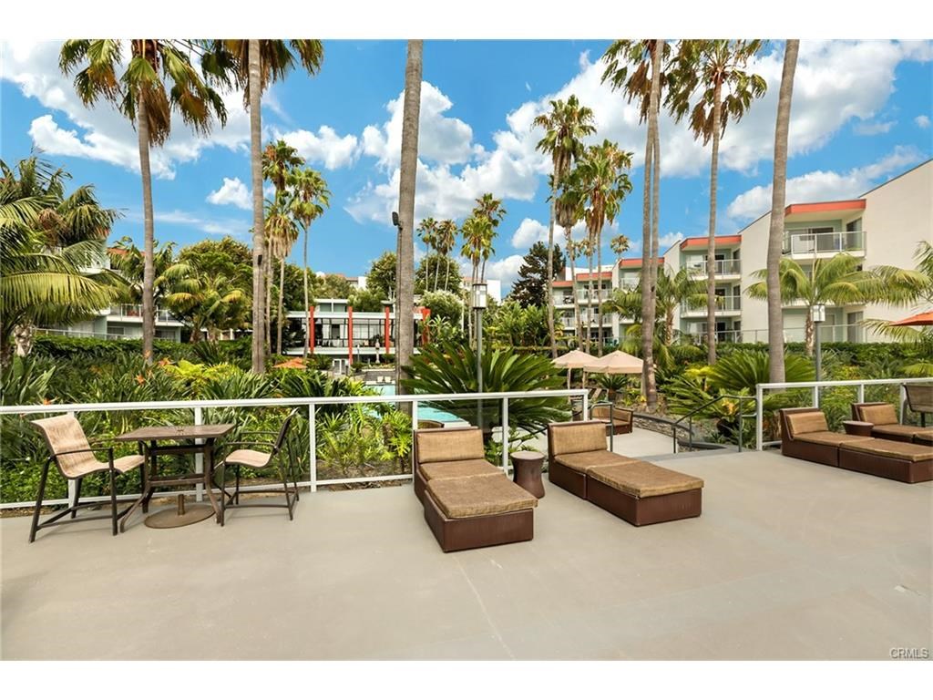 650 The Village, Redondo Beach, California 90277, 1 Bedroom Bedrooms, ,1 BathroomBathrooms,Residential,Sold,The Village,SB17195132