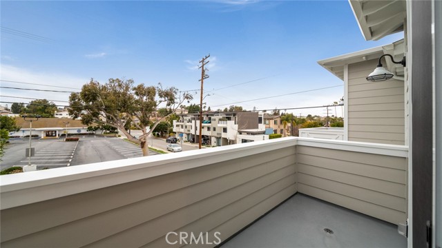 2010 Aviation Way, Redondo Beach, California 90278, 5 Bedrooms Bedrooms, ,5 BathroomsBathrooms,Residential,Sold,Aviation,PV21055057