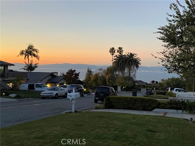 1036 Via Nogales, Palos Verdes Estates, California 90274, 4 Bedrooms Bedrooms, ,2 BathroomsBathrooms,Residential,Sold,Via Nogales,PV21053693