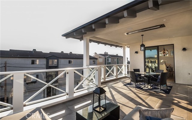 913 5th Street, Hermosa Beach, California 90254, 4 Bedrooms Bedrooms, ,3 BathroomsBathrooms,Residential,Sold,5th,SB19171700