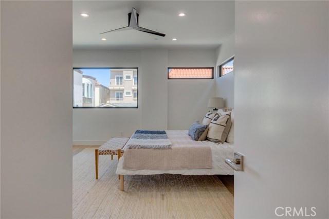 124 39th Street, Manhattan Beach, California 90266, 3 Bedrooms Bedrooms, ,2 BathroomsBathrooms,Residential,Sold,39th,SB20089804