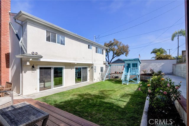 417 Susana Avenue, Redondo Beach, California 90277, 4 Bedrooms Bedrooms, ,2 BathroomsBathrooms,Residential,Sold,Susana,SB20152659