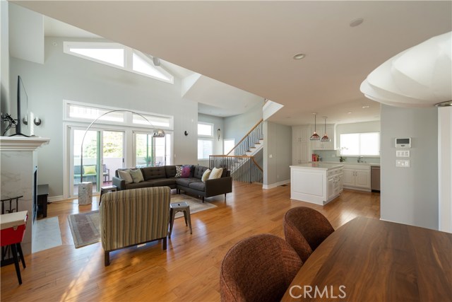 613 Lucia Avenue, Redondo Beach, California 90277, 3 Bedrooms Bedrooms, ,2 BathroomsBathrooms,Residential,Sold,Lucia,SB19228857