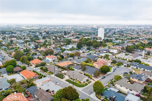 1301 5th Street, Manhattan Beach, California 90266, 4 Bedrooms Bedrooms, ,1 BathroomBathrooms,Residential,Sold,5th,SB21146888