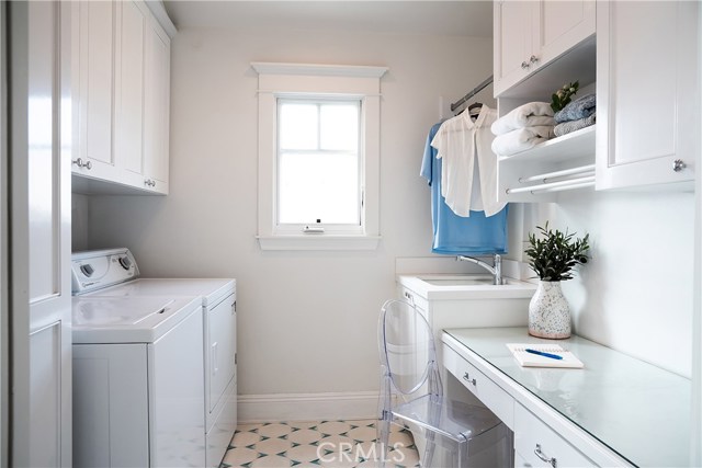 515 21st Street, Manhattan Beach, California 90266, 5 Bedrooms Bedrooms, ,4 BathroomsBathrooms,Residential,Sold,21st,SB20102063