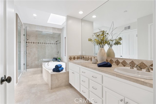 618 Avenue C, Redondo Beach, California 90277, 3 Bedrooms Bedrooms, ,2 BathroomsBathrooms,Residential,Sold,Avenue C,SB20188515