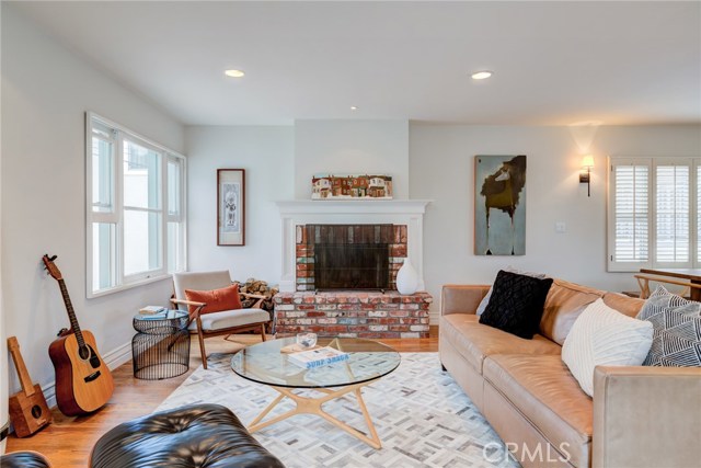 429 20th Street, Manhattan Beach, California 90266, 3 Bedrooms Bedrooms, ,1 BathroomBathrooms,Residential,Sold,20th,SB20228436