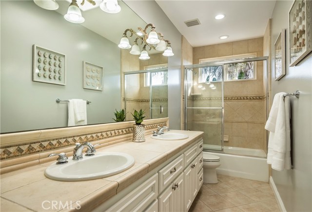 848 12th Court, Manhattan Beach, California 90266, 4 Bedrooms Bedrooms, ,4 BathroomsBathrooms,Residential,Sold,12th,SB18247758