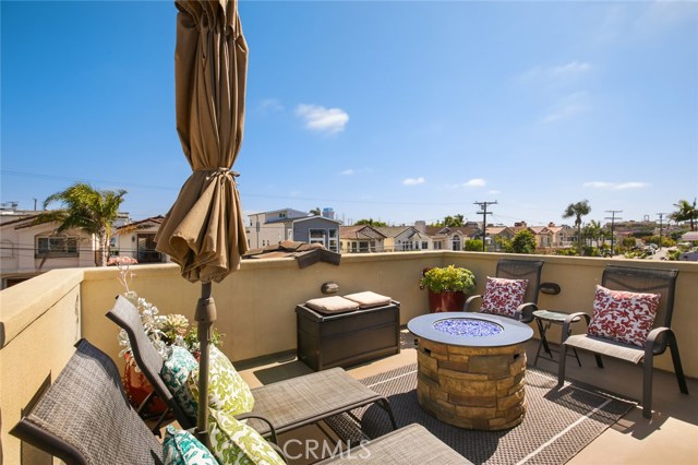 1739 Carlson Lane, Redondo Beach, California 90278, 4 Bedrooms Bedrooms, ,2 BathroomsBathrooms,Residential,Sold,Carlson,SB18154532