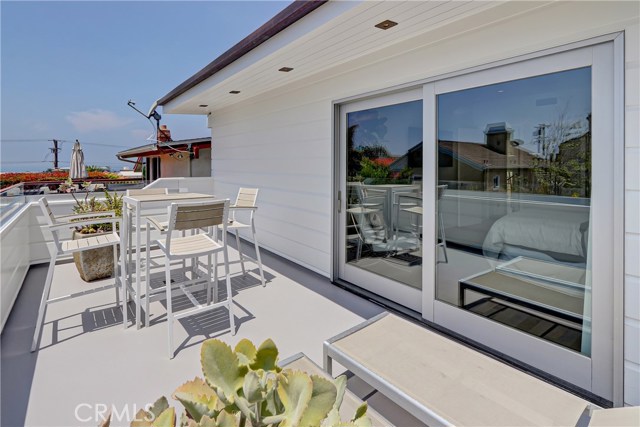 524 14th Street, Manhattan Beach, California 90266, 4 Bedrooms Bedrooms, ,3 BathroomsBathrooms,Residential,Sold,14th,SB19119459