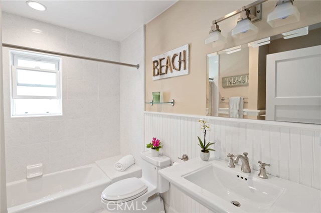 804 Juanita Avenue, Redondo Beach, California 90277, 4 Bedrooms Bedrooms, ,3 BathroomsBathrooms,Residential,Sold,Juanita,SB20123579