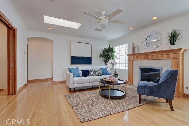 1057 8th Place, Hermosa Beach, California 90254, 5 Bedrooms Bedrooms, ,3 BathroomsBathrooms,Residential,Sold,8th,SB19212583