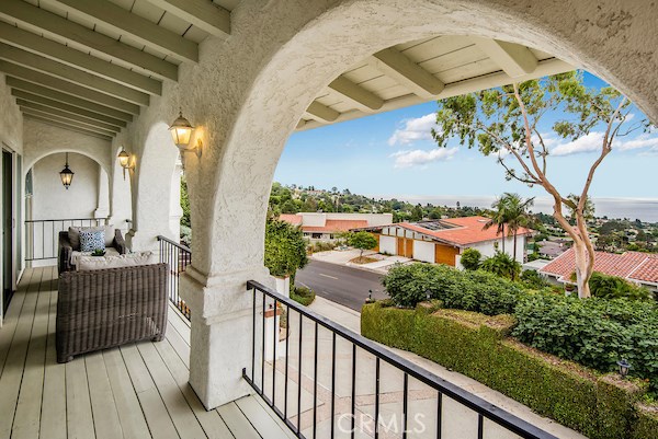 1133 Via Zumaya, Palos Verdes Estates, California 90274, 4 Bedrooms Bedrooms, ,3 BathroomsBathrooms,Residential,Sold,Via Zumaya,PV18215486