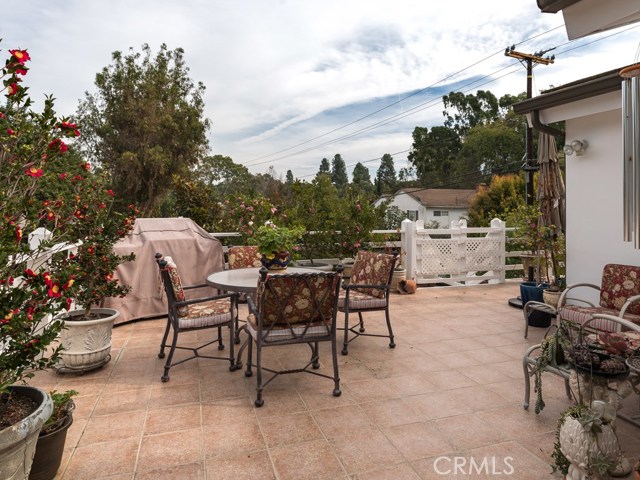 6 Dapplegray Lane, Rolling Hills Estates, California 90274, 5 Bedrooms Bedrooms, ,4 BathroomsBathrooms,Residential,Sold,Dapplegray,PV17257298