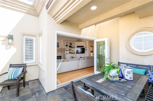 2208 Highland Avenue, Manhattan Beach, California 90266, 3 Bedrooms Bedrooms, ,3 BathroomsBathrooms,Residential,Sold,Highland,SB18227343