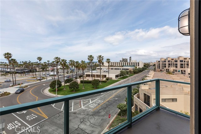 140 The Village, Redondo Beach, California 90277, 1 Bedroom Bedrooms, ,1 BathroomBathrooms,Residential,Sold,The Village,SB19072701