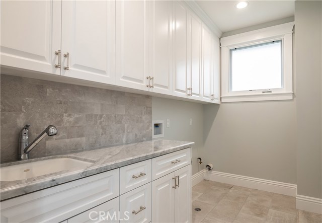 577 31st Street, Manhattan Beach, California 90266, 5 Bedrooms Bedrooms, ,5 BathroomsBathrooms,Residential,Sold,31st,SB20093030