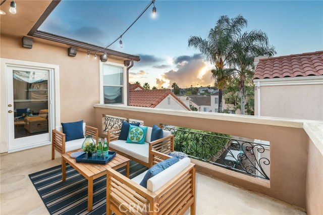 1804 Vanderbilt Lane, Redondo Beach, California 90278, 4 Bedrooms Bedrooms, ,3 BathroomsBathrooms,Residential,Sold,Vanderbilt,SB19276109