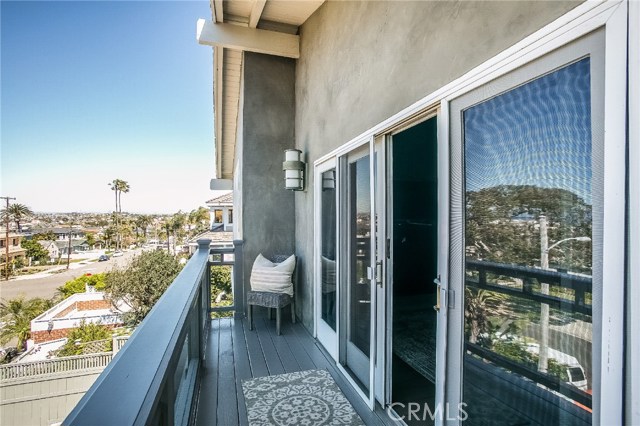 504 Gertruda Avenue, Redondo Beach, California 90277, 4 Bedrooms Bedrooms, ,2 BathroomsBathrooms,Residential,Sold,Gertruda,SB17182771