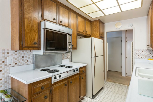 2015 Bataan Road, Redondo Beach, California 90278, 2 Bedrooms Bedrooms, ,2 BathroomsBathrooms,Residential,Sold,Bataan,SB18166577