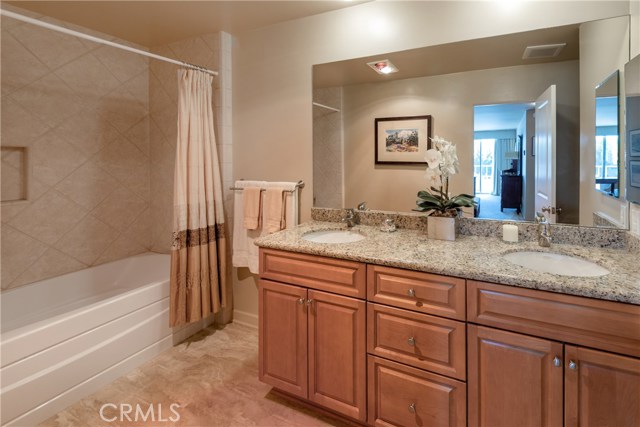 Hallway Full Bath across from Second Bedoom