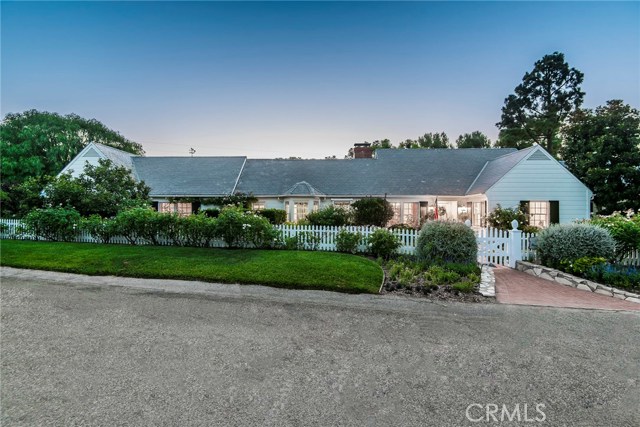 2 Williamsburg Lane, Rolling Hills, California 90274, 4 Bedrooms Bedrooms, ,2 BathroomsBathrooms,Residential,Sold,Williamsburg,PV18024088