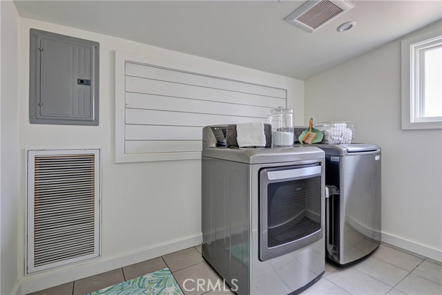 524 14th Street, Manhattan Beach, California 90266, 4 Bedrooms Bedrooms, ,3 BathroomsBathrooms,Residential,Sold,14th,SB19119459