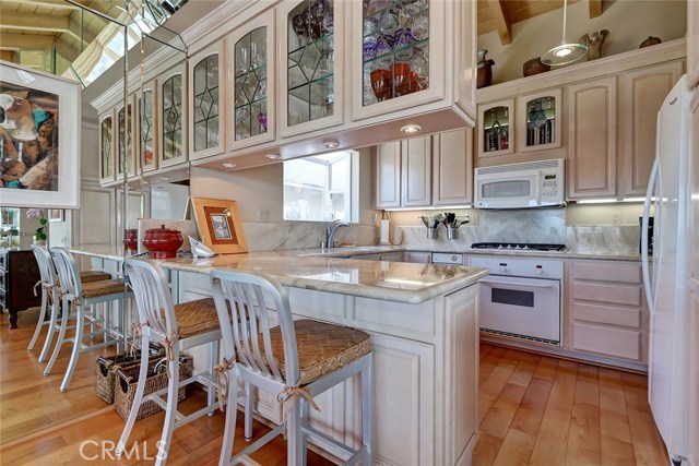 2704 Hermosa Avenue, Hermosa Beach, California 90254, 2 Bedrooms Bedrooms, ,2 BathroomsBathrooms,Residential,Sold,Hermosa,SB19059337