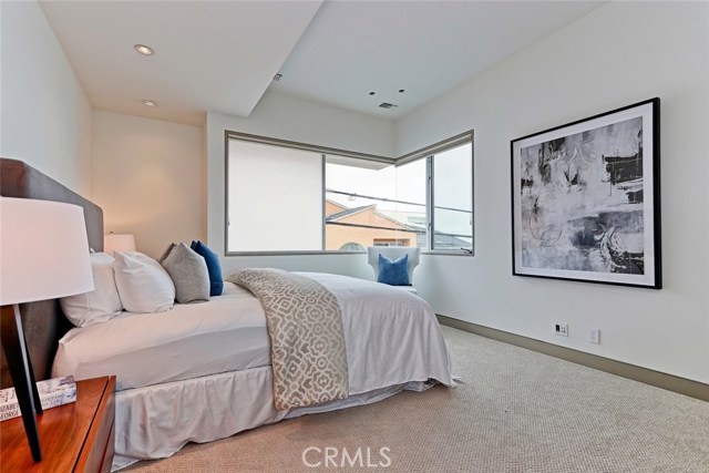 324 17th Street, Manhattan Beach, California 90266, 4 Bedrooms Bedrooms, ,4 BathroomsBathrooms,Residential,Sold,17th,SB17118466