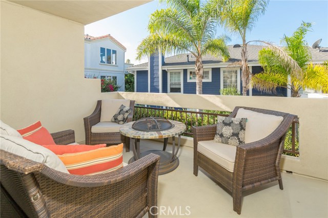 727 Lucia Avenue, Redondo Beach, California 90277, 3 Bedrooms Bedrooms, ,2 BathroomsBathrooms,Residential,Sold,Lucia,SB17222950