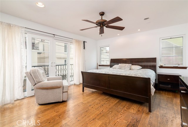 161 1st Court, Hermosa Beach, California 90254, 3 Bedrooms Bedrooms, ,3 BathroomsBathrooms,Residential,Sold,1st,SB18066739