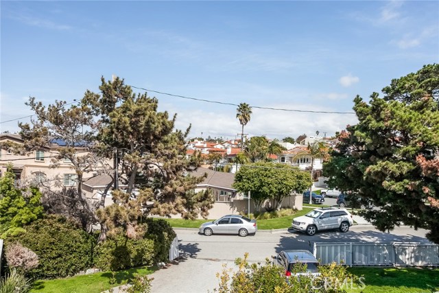 109 Irena Avenue, Redondo Beach, California 90277, 3 Bedrooms Bedrooms, ,4 BathroomsBathrooms,Residential,Sold,Irena,SB19151397
