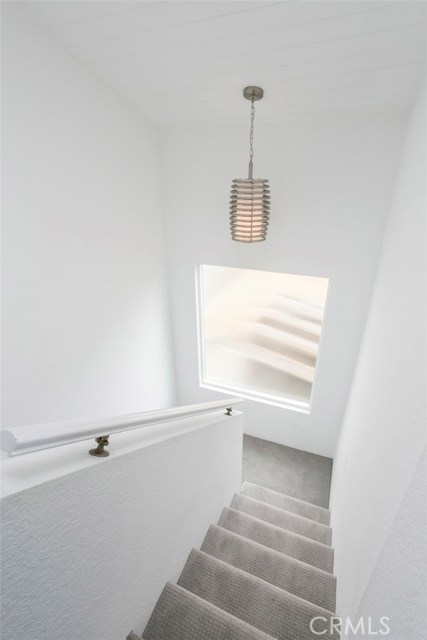 943 1st Street, Hermosa Beach, California 90254, 2 Bedrooms Bedrooms, ,2 BathroomsBathrooms,Residential,Sold,1st,SB17097562