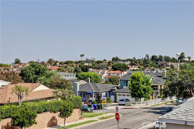 2105 Meadows Avenue, Manhattan Beach, California 90266, 4 Bedrooms Bedrooms, ,2 BathroomsBathrooms,Residential,Sold,Meadows,SB18164736