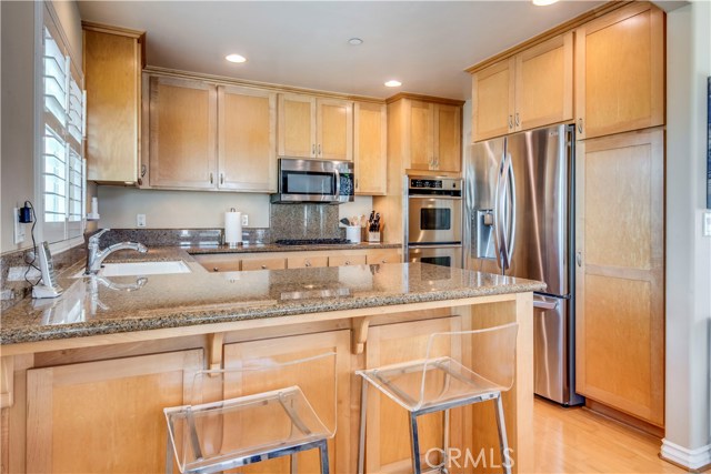 Kitchen with Breakfast Bar