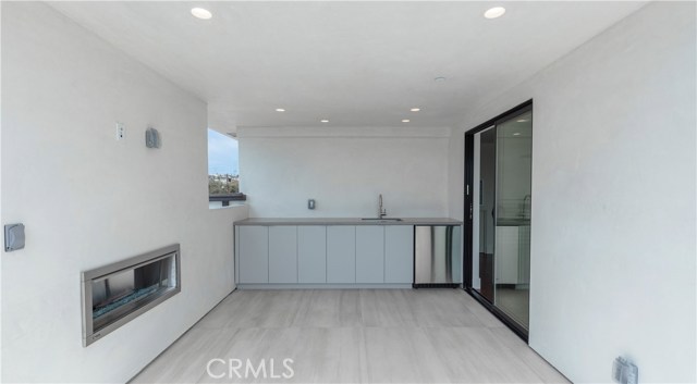 521 Gertruda, Redondo Beach, California 90277, 3 Bedrooms Bedrooms, ,4 BathroomsBathrooms,Residential,Sold,Gertruda,PV17183472