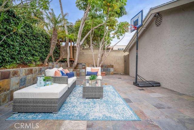 1902 Spreckels Lane, Redondo Beach, California 90278, 3 Bedrooms Bedrooms, ,2 BathroomsBathrooms,Residential,Sold,Spreckels,SB19180441