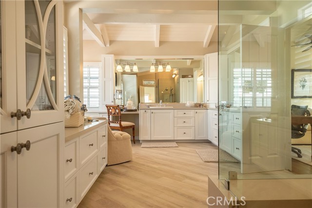 659 18th Street, Manhattan Beach, California 90266, 4 Bedrooms Bedrooms, ,3 BathroomsBathrooms,Residential,Sold,18th,SB19269469