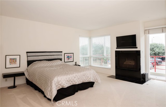 116 26th Street, Manhattan Beach, California 90266, 2 Bedrooms Bedrooms, ,2 BathroomsBathrooms,Residential,Sold,26th,SB21017134