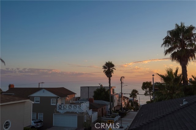 409 30th Street, Manhattan Beach, California 90266, 4 Bedrooms Bedrooms, ,2 BathroomsBathrooms,Residential,Sold,30th,SB20162447
