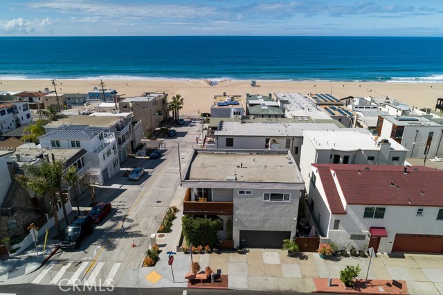 133 1st Street, Manhattan Beach, California 90266, 3 Bedrooms Bedrooms, ,2 BathroomsBathrooms,Residential,Sold,1st,SB20052011