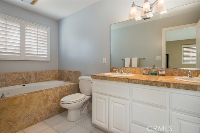 Master Bath with Oversized tub Master Bath with Oversized tub