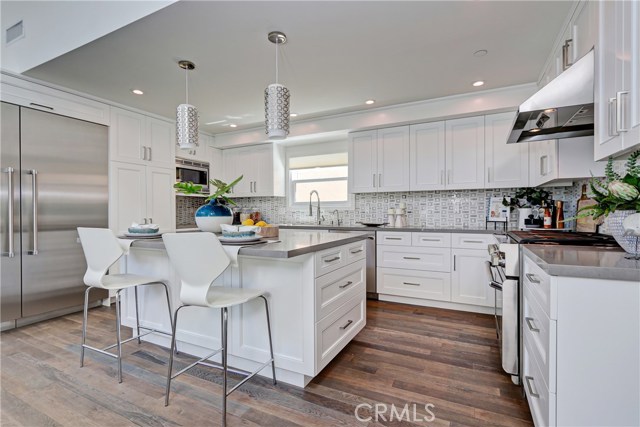 524 14th Street, Manhattan Beach, California 90266, 4 Bedrooms Bedrooms, ,3 BathroomsBathrooms,Residential,Sold,14th,SB19119459